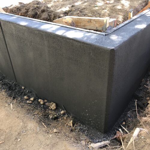 CONCRETE RETAINING WALL